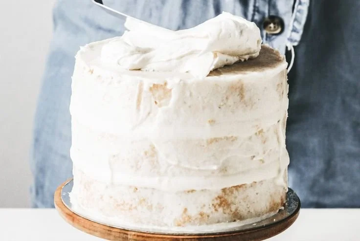 Delicious Vanilla Buttercream Frosting on a decorated cake
