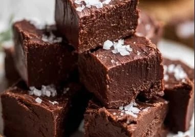 Decadent old-fashioned fudge recipe with rich chocolate flavor.